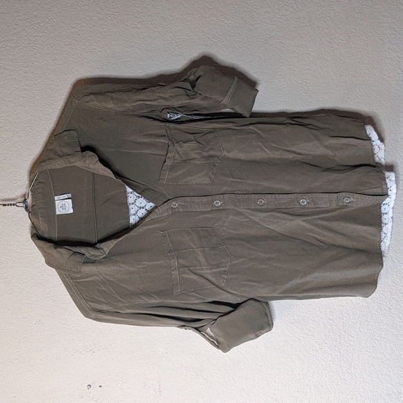 Paper crane floral lace back olive green button up - Picture 5 of 8